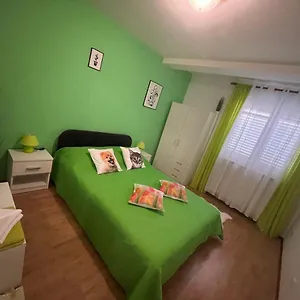 Apartman Bajo Appartamento Rovigno