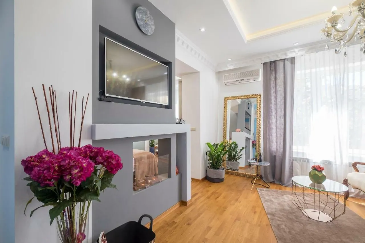Parliament Sofia - Top Center Luxury Apartment